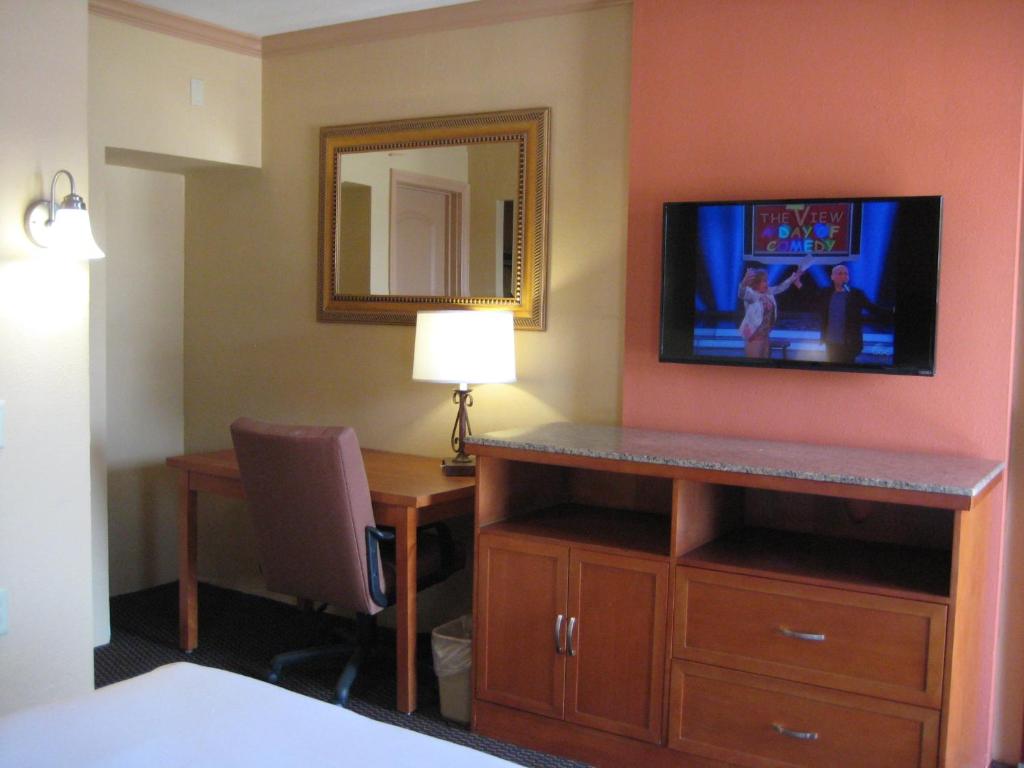 Americas Best Value Inn - Porterville - image 2