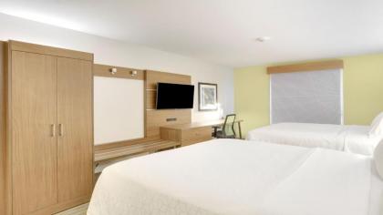 Holiday Inn Express Hotel & Suites Portland an IHG Hotel - image 16