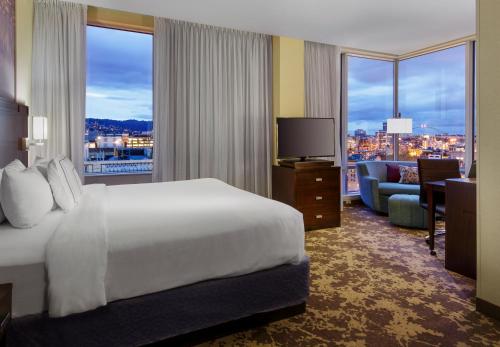 Courtyard Marriott Portland City Center - image 2