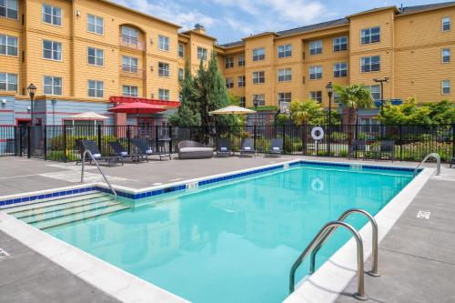 Residence Inn by Marriott Portland North - image 3