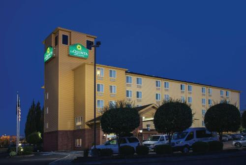 La Quinta by Wyndham Portland Airport - main image