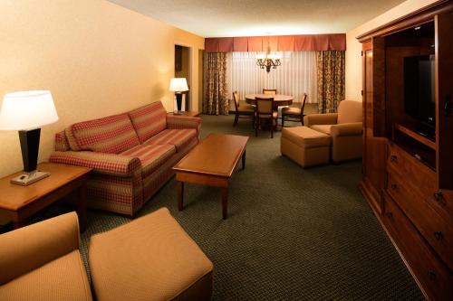 Red Lion Hotel Portland Airport - image 2