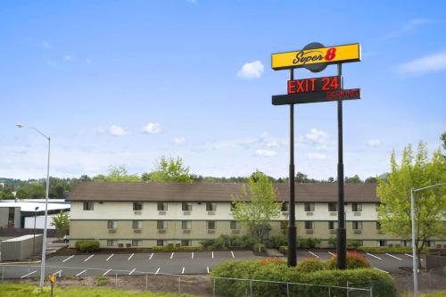 Super 8 by Wyndham Portland Airport - main image