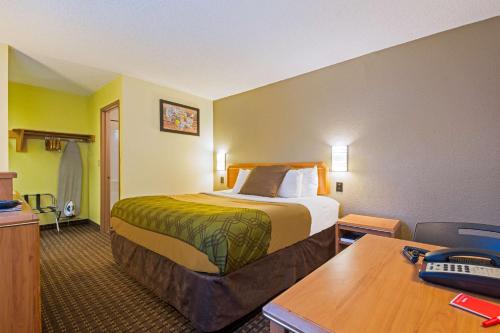 Econo Lodge Portland - I-205 - main image