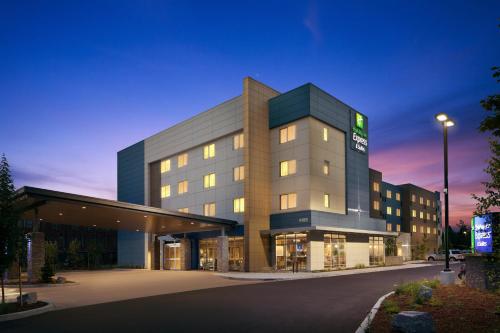 Holiday Inn Express & Suites - Portland Airport - Cascade Stn an IHG Hotel - main image