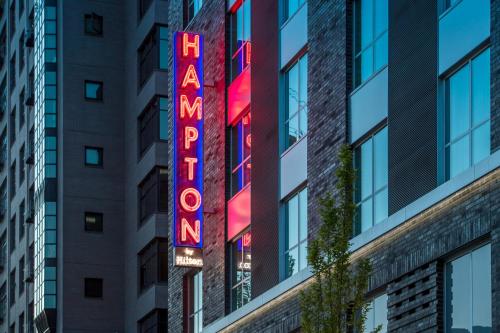 Hampton Inn And Suites By Hilton Portland-Pearl District - main image