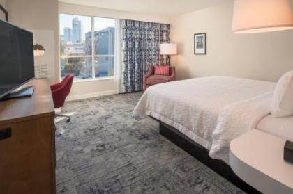 Hampton Inn And Suites By Hilton Portland-Pearl District - image 2