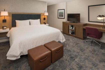 Hampton Inn And Suites By Hilton Portland-Pearl District - image 3