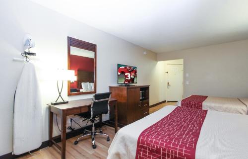 Evergreen Inn & Suites Portland - main image