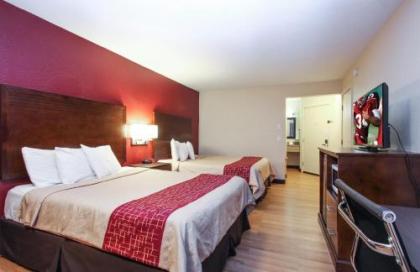 Evergreen Inn & Suites Portland - image 2