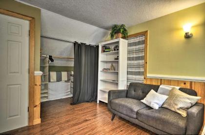 Cozy Studio with Deck - 9 Mi to Dtwn Portland! - image 11