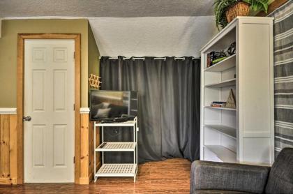 Cozy Studio with Deck - 9 Mi to Dtwn Portland! - image 12