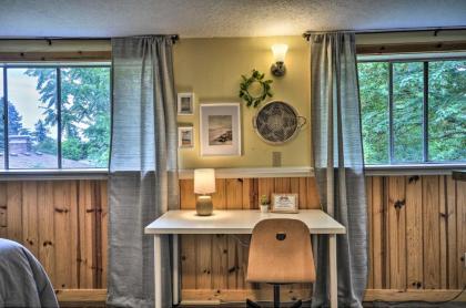 Cozy Studio with Deck - 9 Mi to Dtwn Portland! - image 15