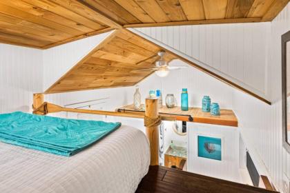 Tiny Digs Beach House - image 11