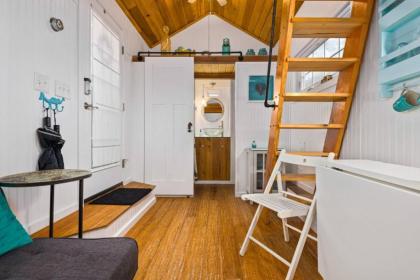 Tiny Digs Beach House - image 8