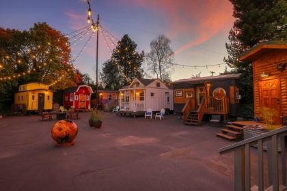 Tiny Digs Boho Wagon House - image 18