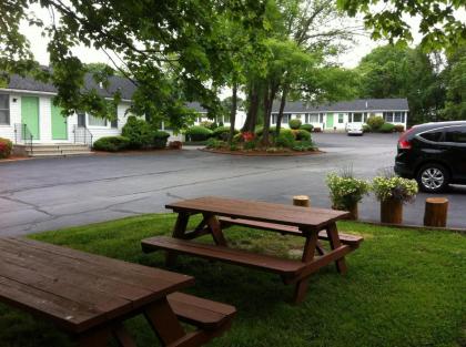 Founders Brook motel and Suites Portsmouth