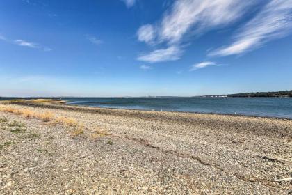 Coastal Portsmouth Home with Bay Access Near Newport - image 10