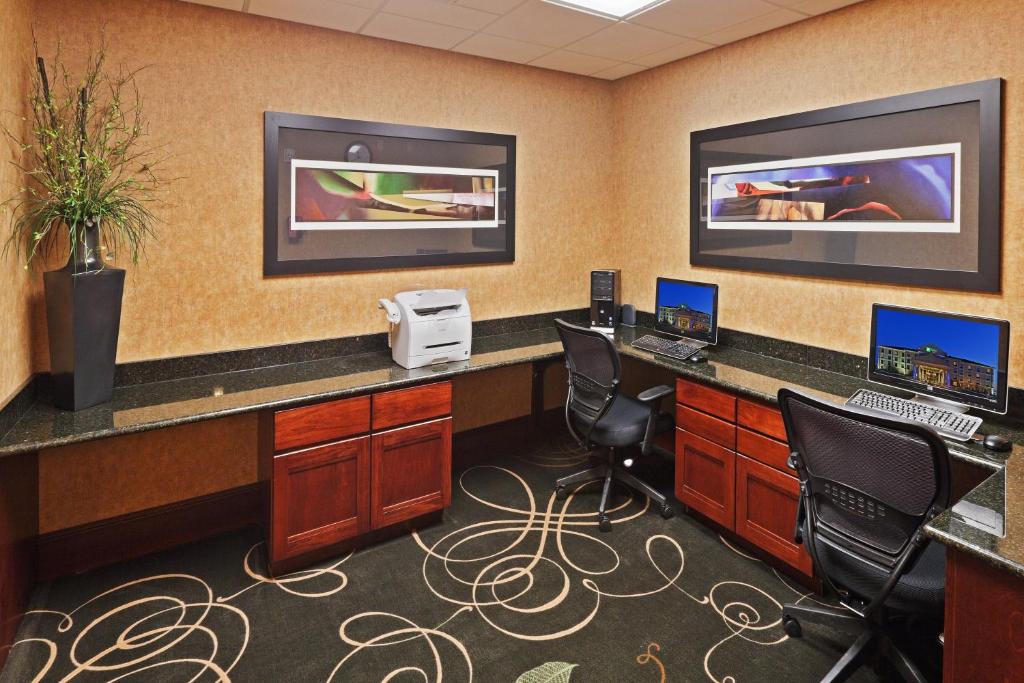 Holiday Inn Express & Suites Poteau an IHG Hotel - image 5