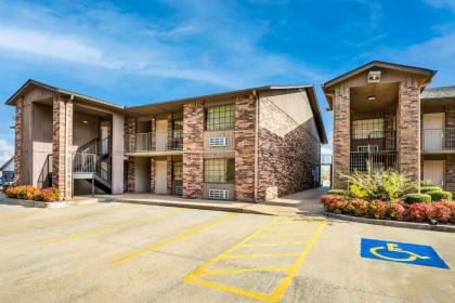 SureStay Plus Hotel by Best Western Poteau - image 12