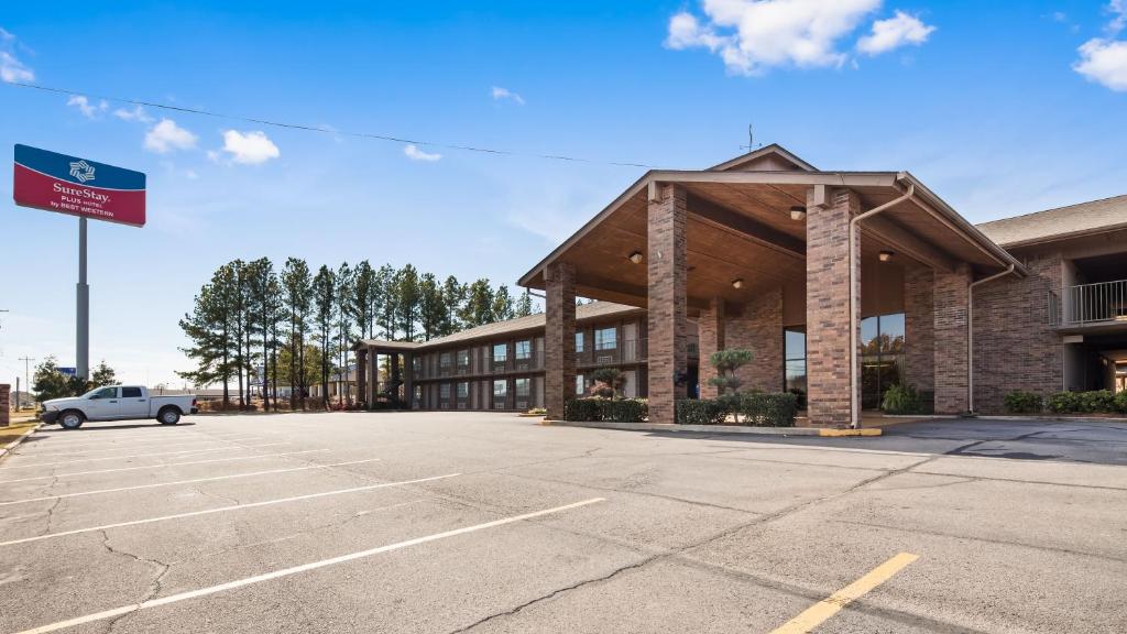 SureStay Plus Hotel by Best Western Poteau - image 5