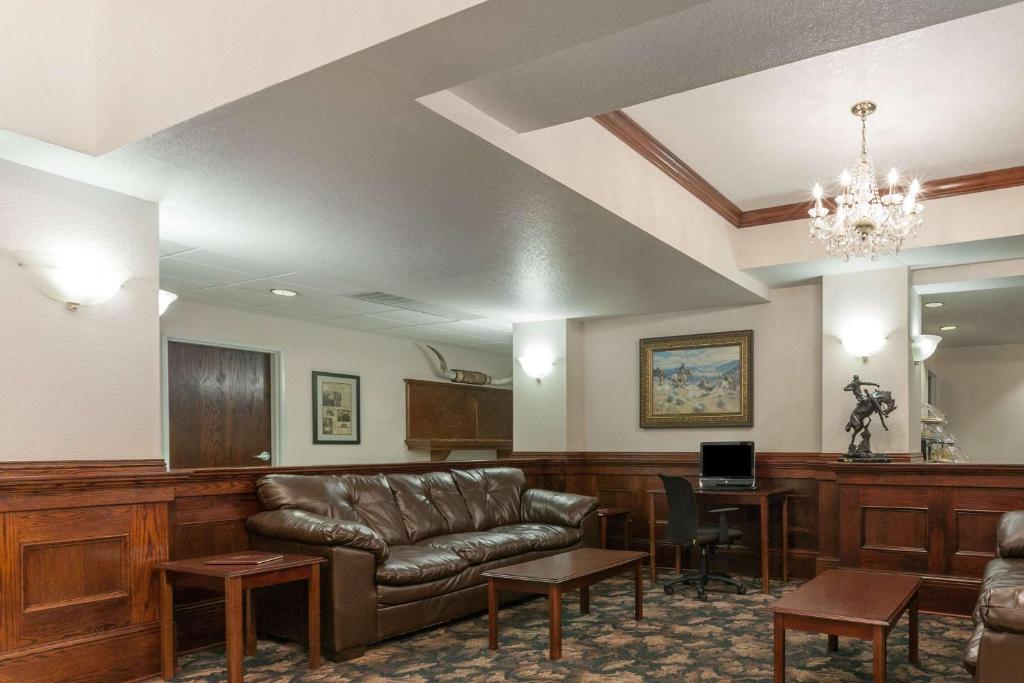 Prime Inn & Suites Poteau - image 3