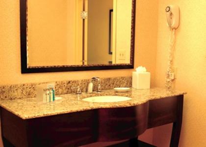 Hampton Inn Potsdam - image 10