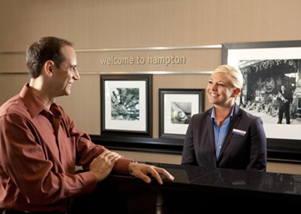 Hampton Inn Potsdam - image 6