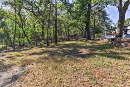 Charming Home with Deck and Yard - 1 Mi to Lake Texoma! - image 15