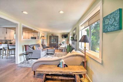 Rejuvenating Poulsbo Home with Meditation Space - image 2