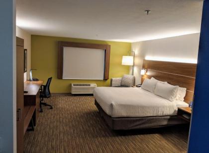 Holiday Inn Express Hotel & Suites Claypool Hill -Richlands Area an IHG Hotel - image 5