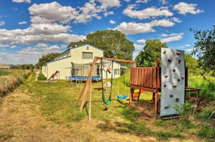 Yellowstone River Lodge with Kayaks Mtn Views! - image 14