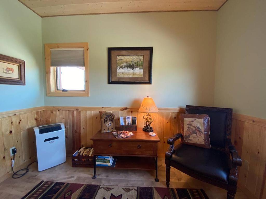 Gold Bar Ranch Bungalow - image 7