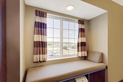 Microtel Inn & Suites by Wyndham Prairie du Chien - image 2