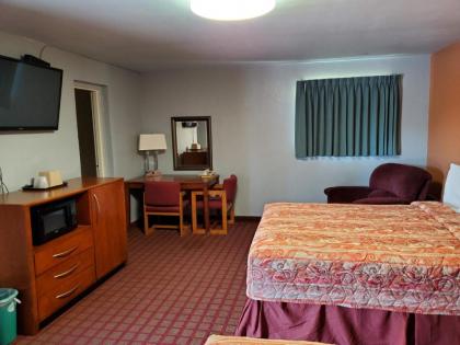 Economy Inn - image 4