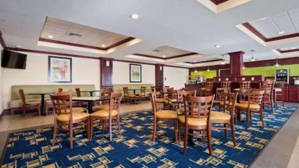 Best Western Plus Pratt - image 9