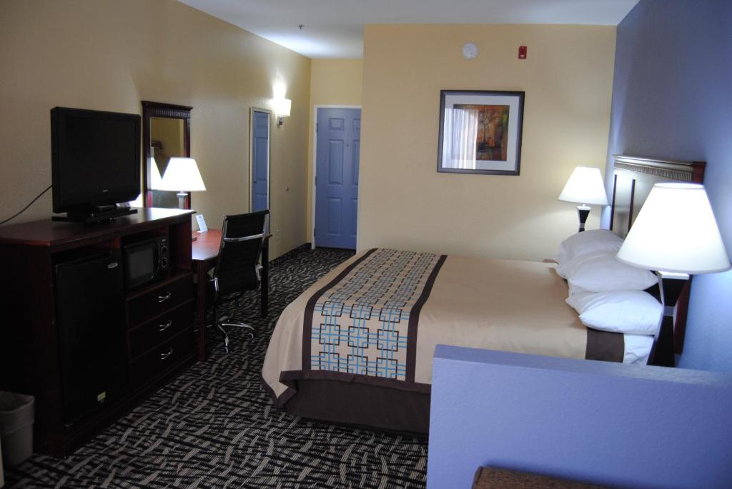 Days Inn & Suites by Wyndham Prattville-Montgomery - image 3