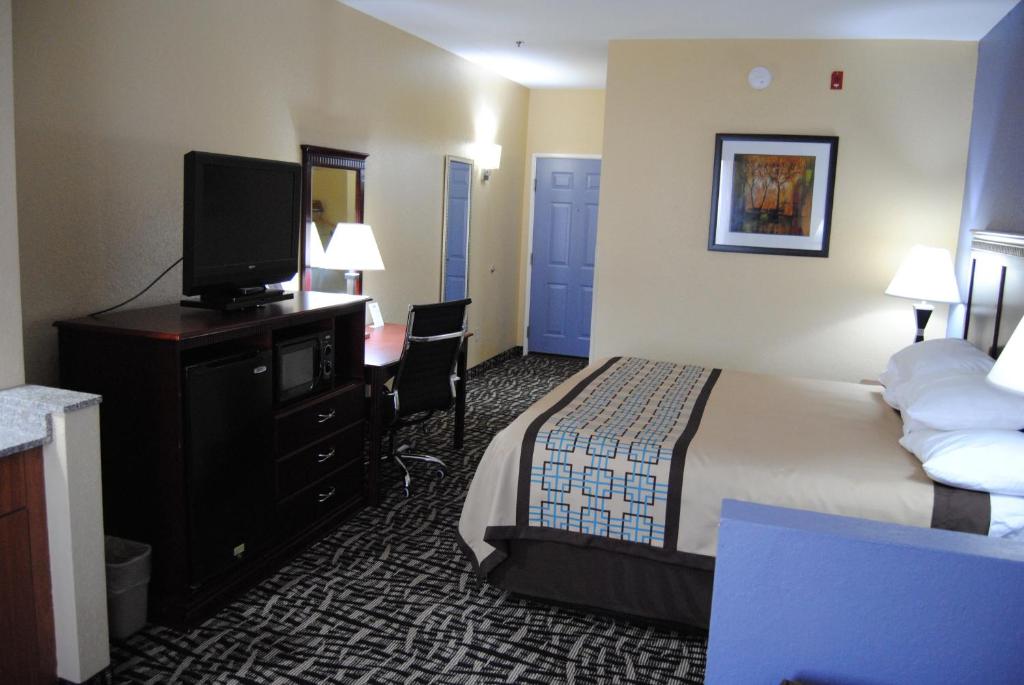 Days Inn & Suites by Wyndham Prattville-Montgomery - image 5