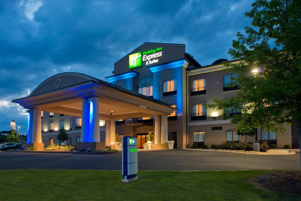 Holiday Inn Express Hotel & Suites Prattville South an IHG Hotel - main image