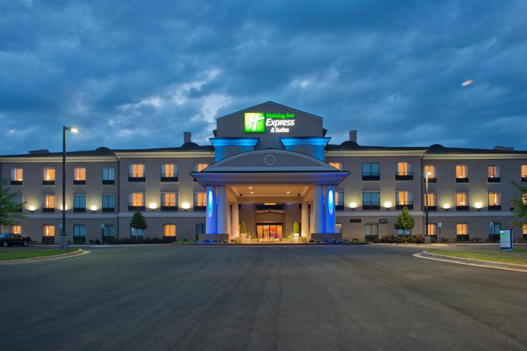 Holiday Inn Express Hotel & Suites Prattville South an IHG Hotel - image 2