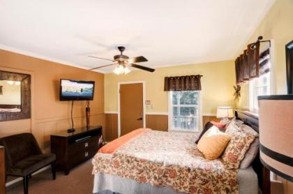 Prescott Pines Inn Bed and Breakfast - image 3