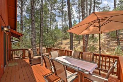 Prescott Cabin with Beautiful Forest Views and Deck Prescott