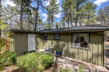 Quiet Cabin in the Pines by Dwtn Prescott! - image 4