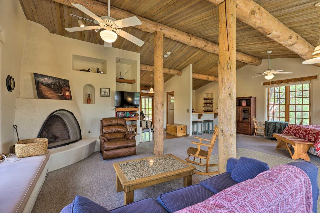 Bright Prescott Studio with Thumb Butte Views! - main image