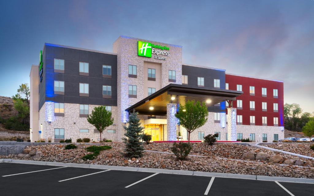 Holiday Inn Express & Suites Price an IHG Hotel - main image