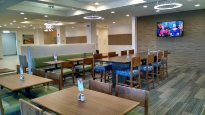 Holiday Inn Express & Suites Price an IHG Hotel - image 6