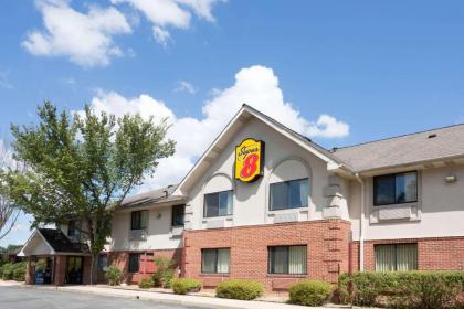 Super 8 by Wyndham Prince Frederick Maryland