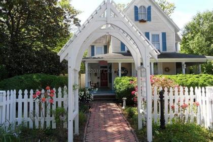 Princess Anne Book Lovers Inn - image 4