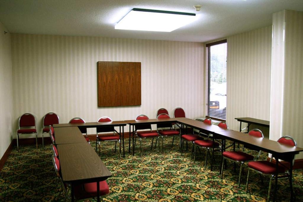 Hampton Inn Princeton - image 7