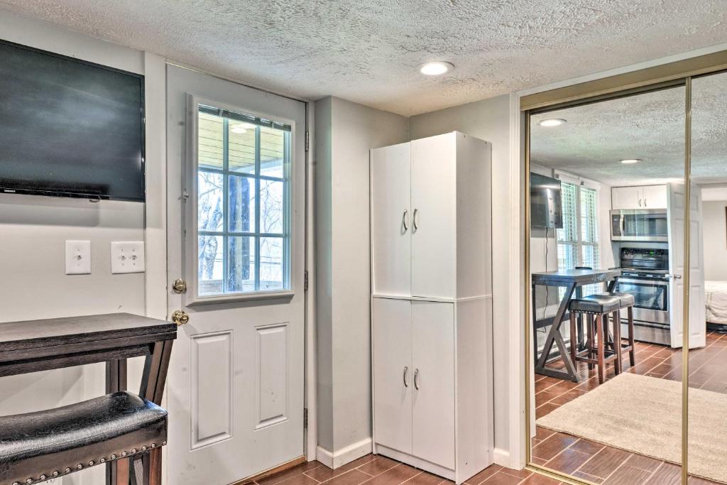 Pet-Friendly Princeton Apt with Private Porch! - image 6